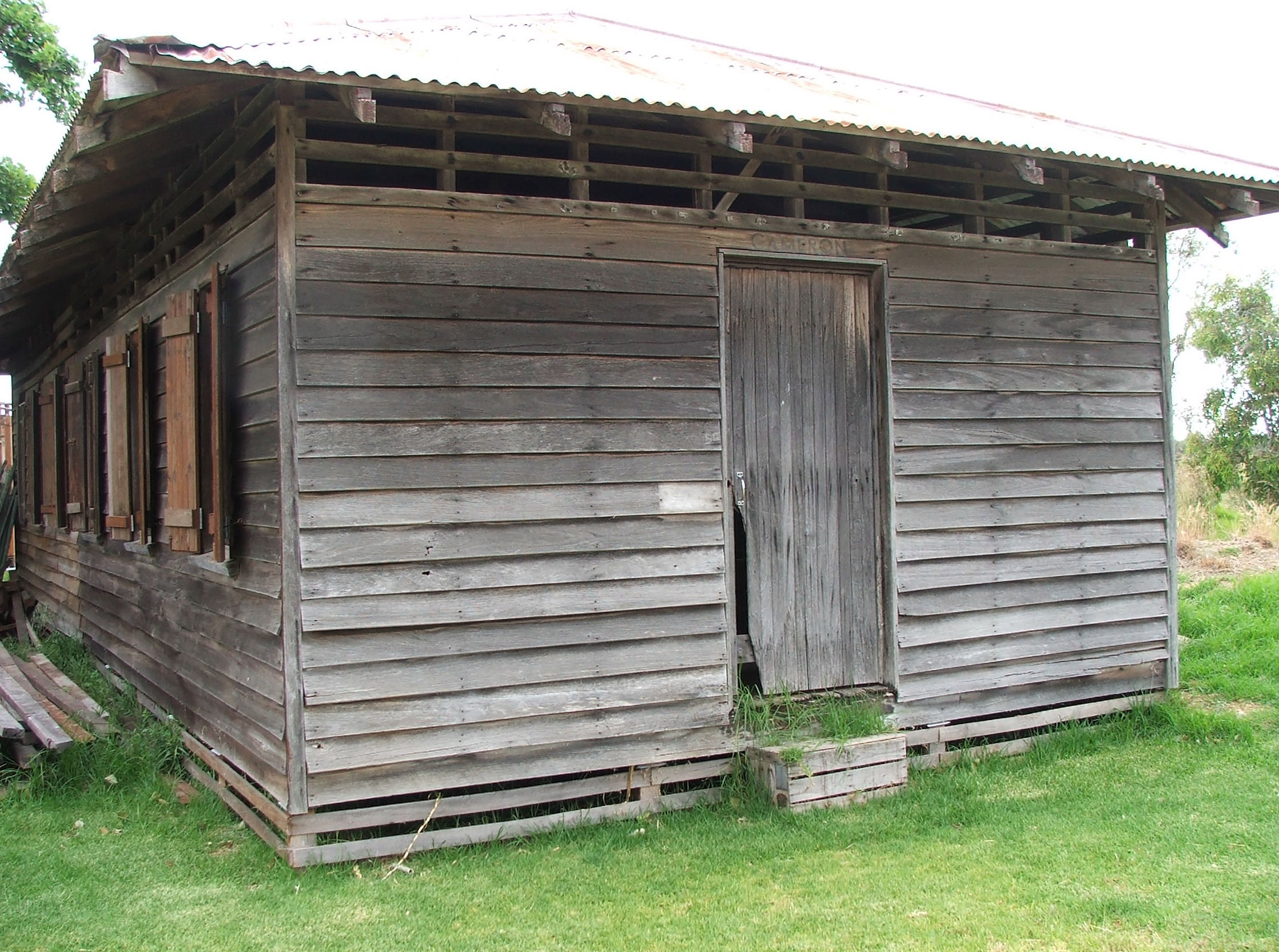 wood,shed,rustic,textures,weeds,building,old,derelict 